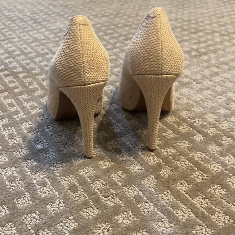 BcBGeneration Heels - Picture 3 of 4